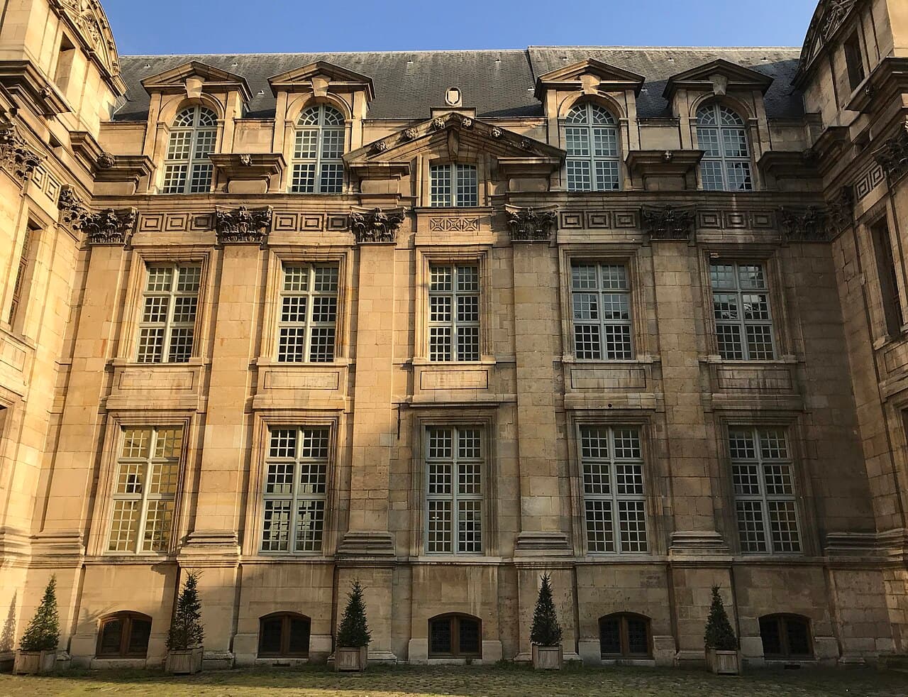 imagem do Bibliothèque Historique
  de la Ville de Paris - slide 1