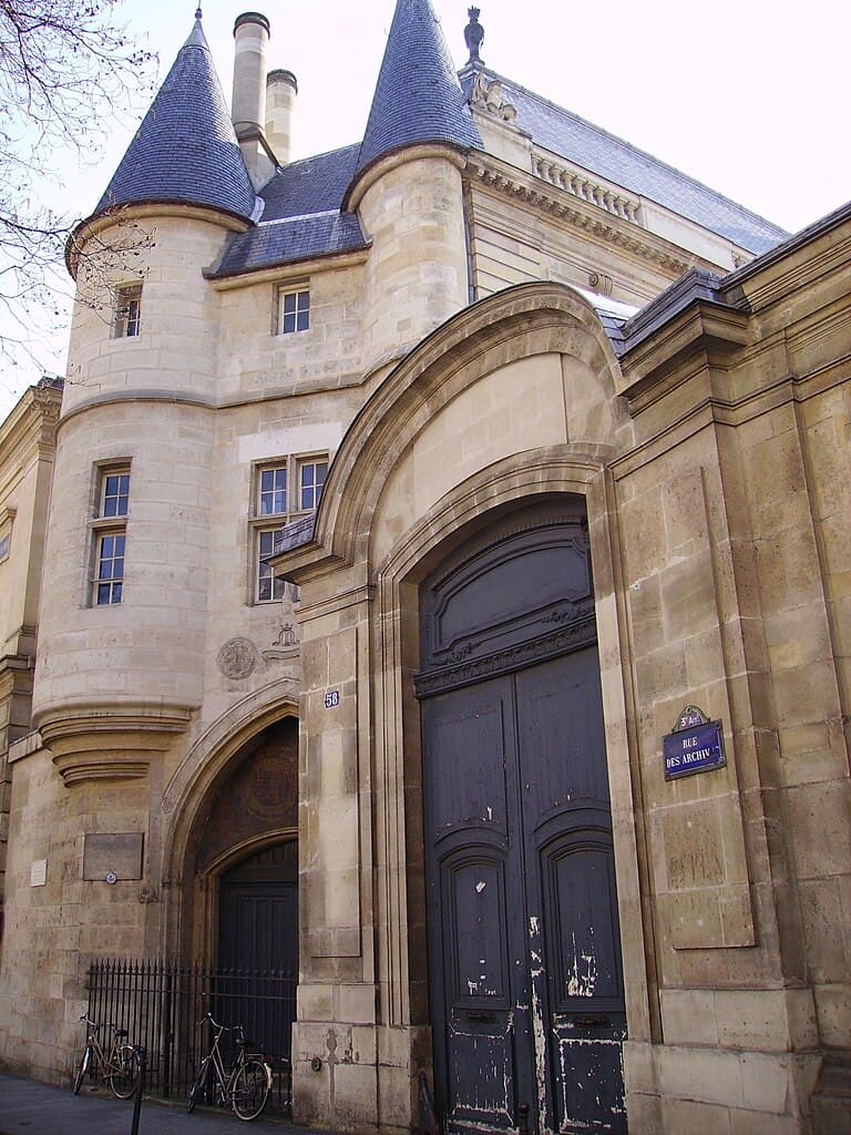 imagem do Hôtel de Guise - slide 1