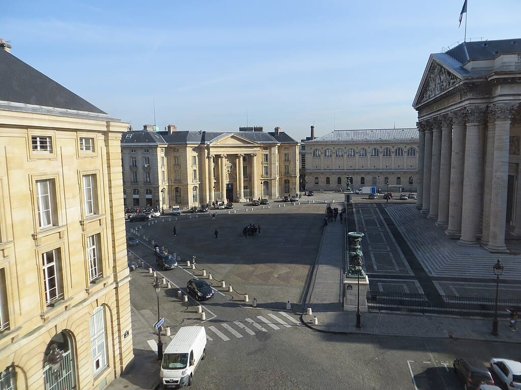 imagem do Place du Panthéon - slide 1